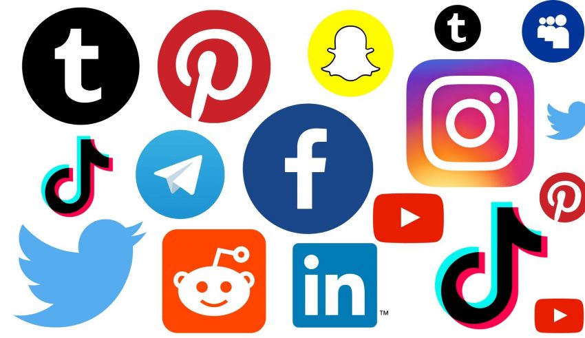 Oglašavanjem putem društvenih mreža (Facebook, Pinterest, Instagram, Twitter, TikTok) takođe možete postići dobar uspeh. To izgleda ovako i vrlo je jednostavno.